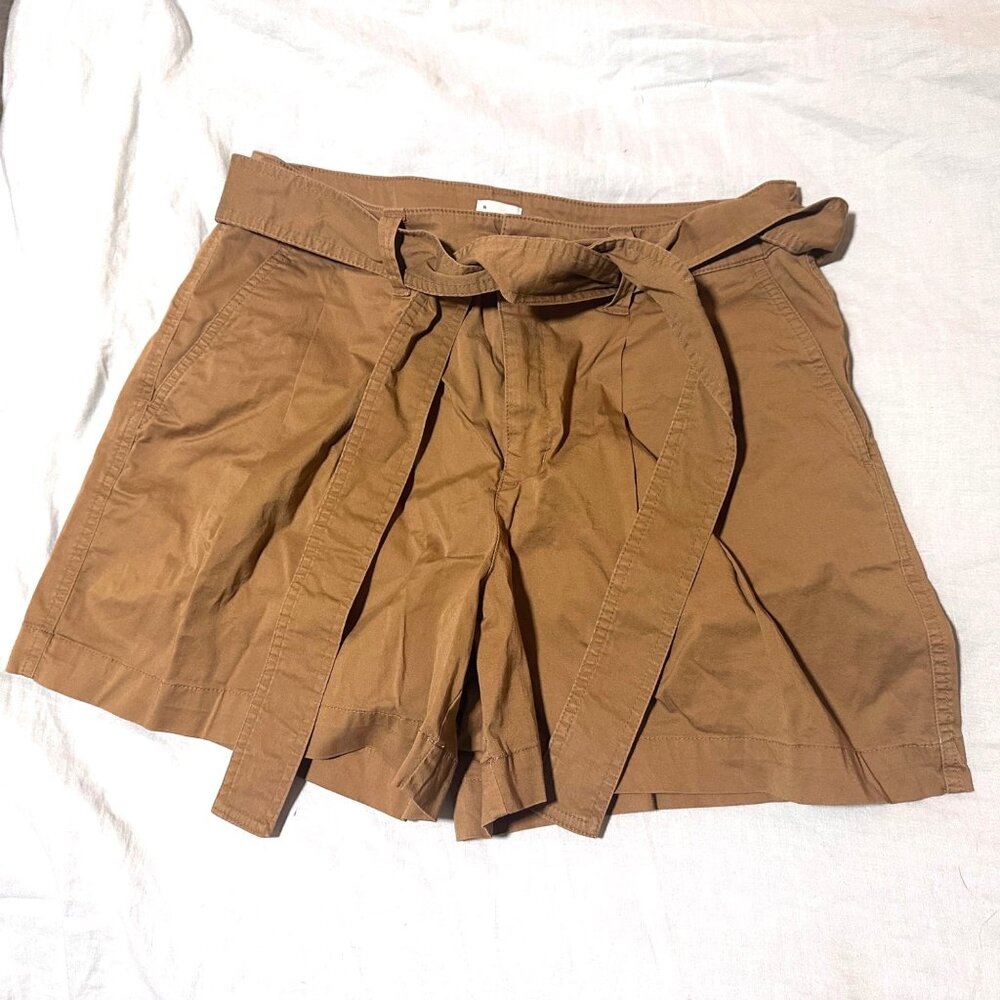 A new day brand paperbag style short with tie belt and cotton blend size 12